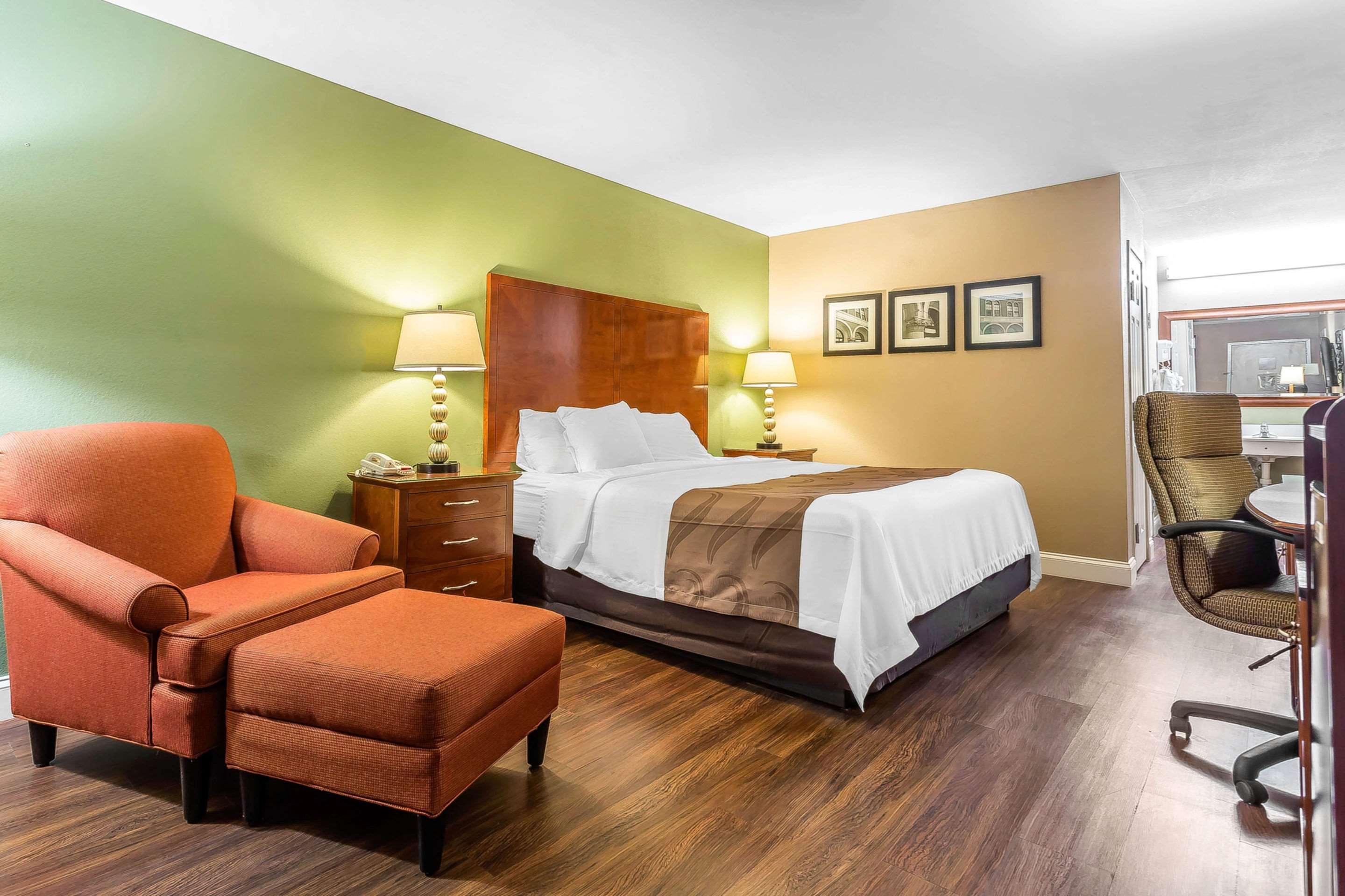 Quality Inn & Suites Near Robins Air Force Base Warner Robins Εξωτερικό φωτογραφία