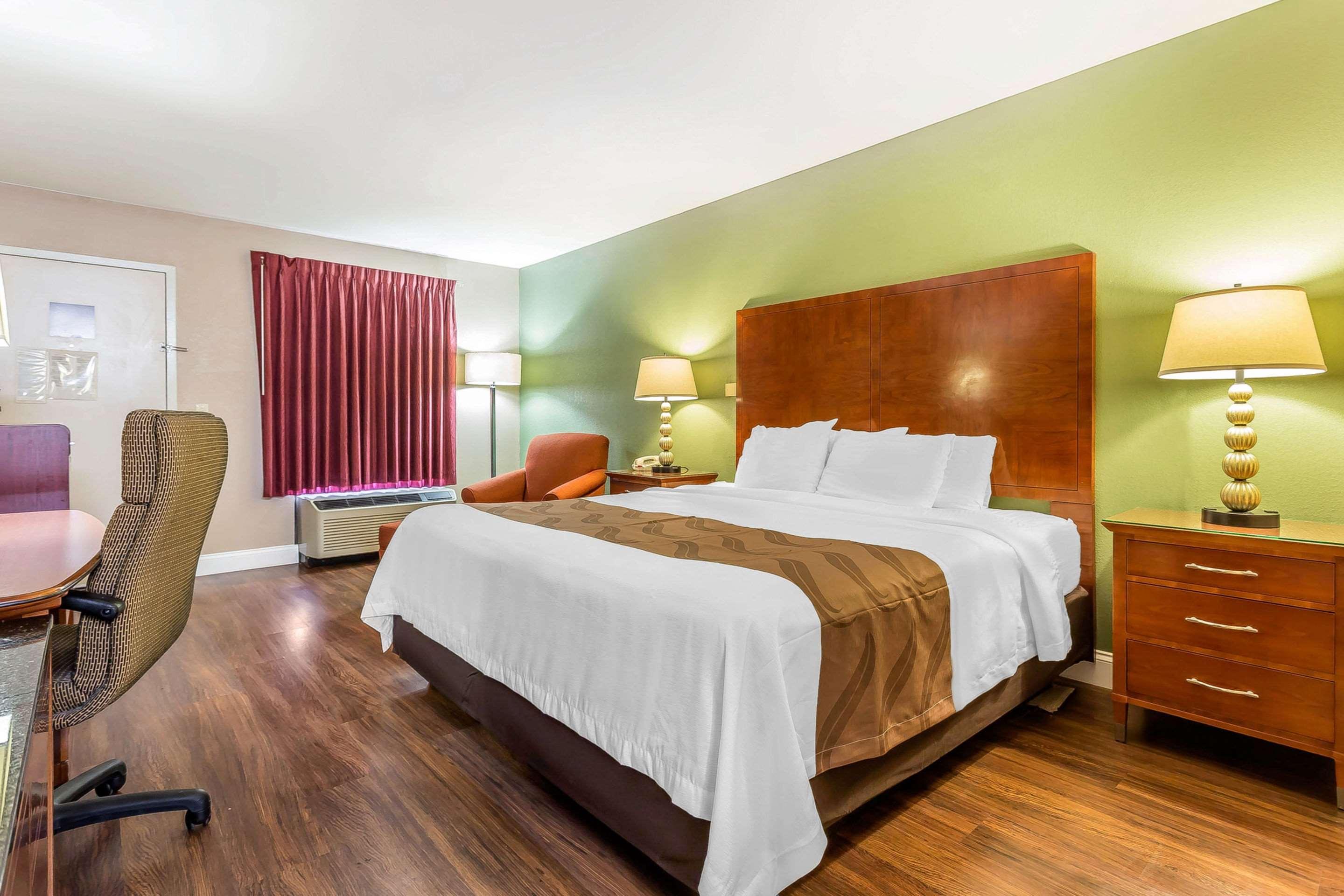 Quality Inn & Suites Near Robins Air Force Base Warner Robins Εξωτερικό φωτογραφία