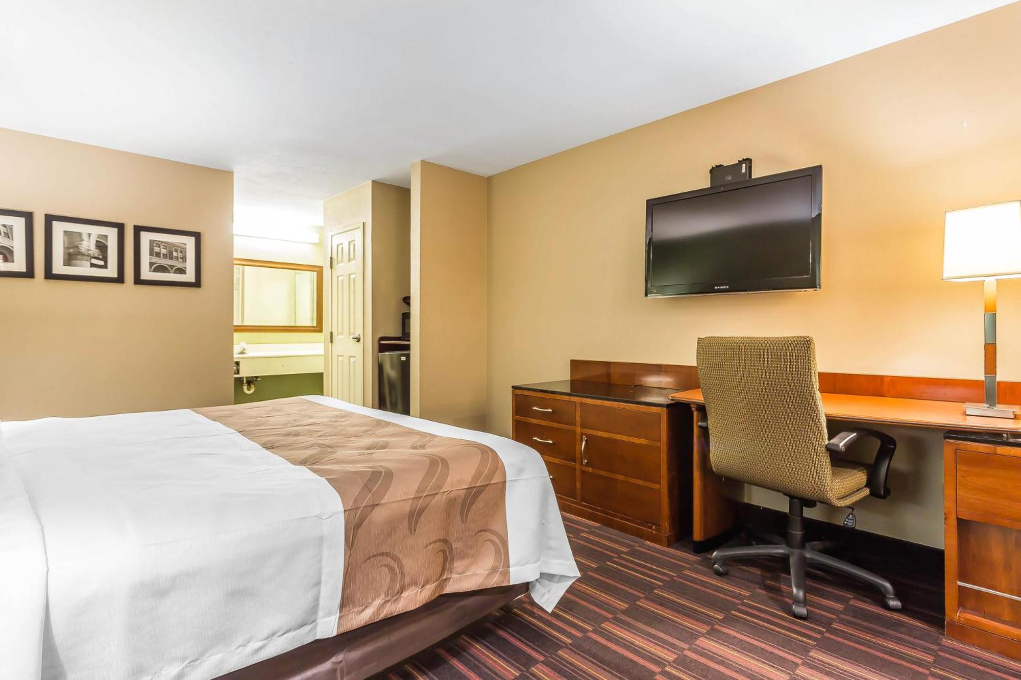 Quality Inn & Suites Near Robins Air Force Base Warner Robins Εξωτερικό φωτογραφία