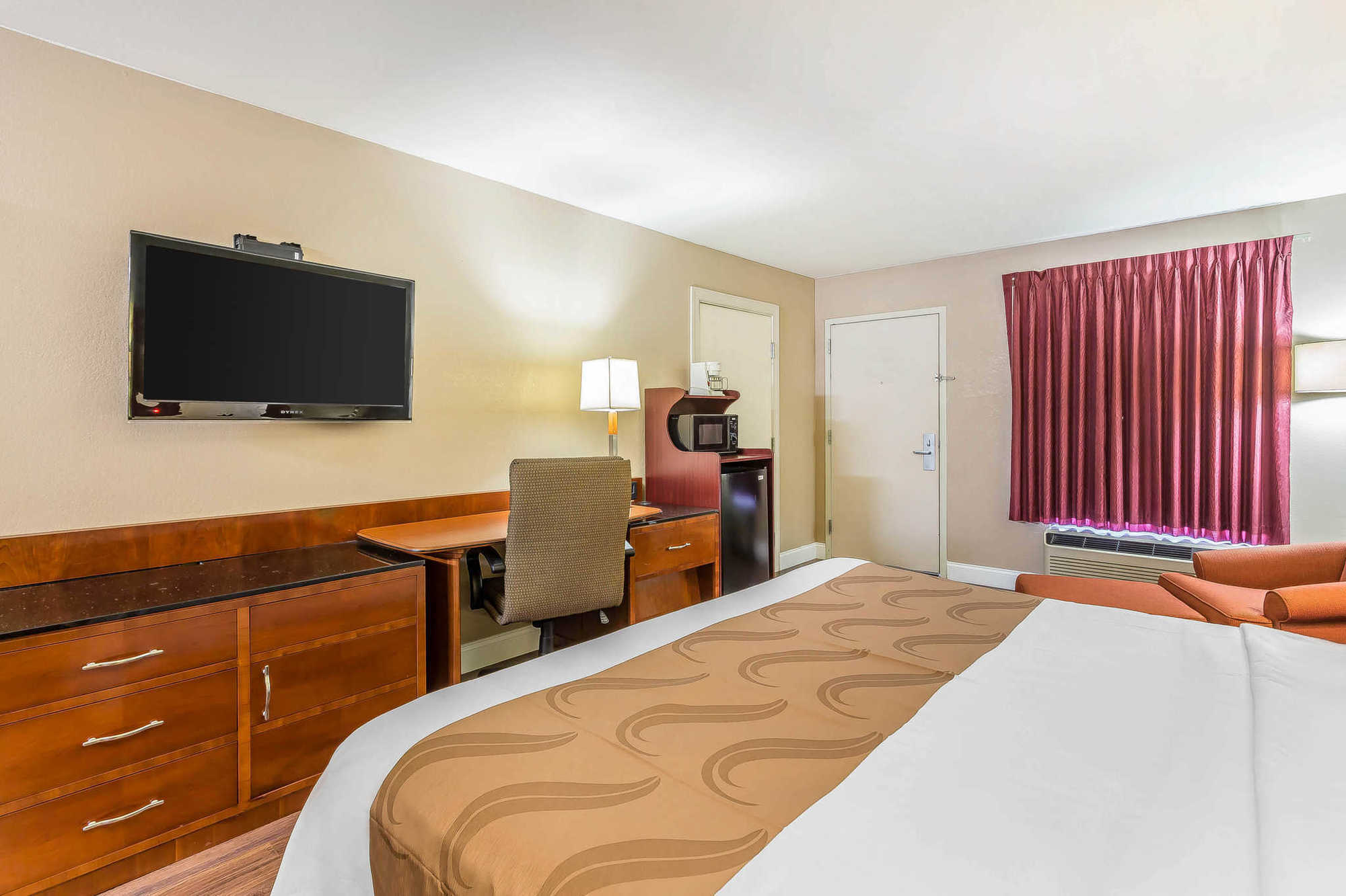 Quality Inn & Suites Near Robins Air Force Base Warner Robins Δωμάτιο φωτογραφία
